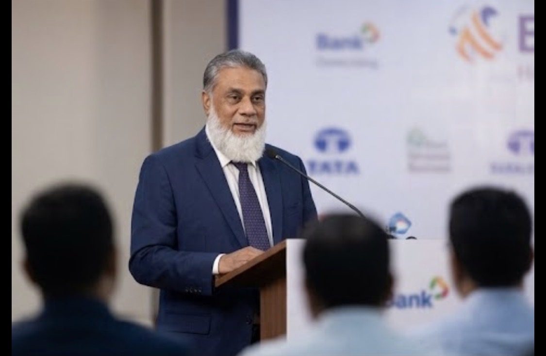 Subhan Mohd Mansuri speaking at an industry event